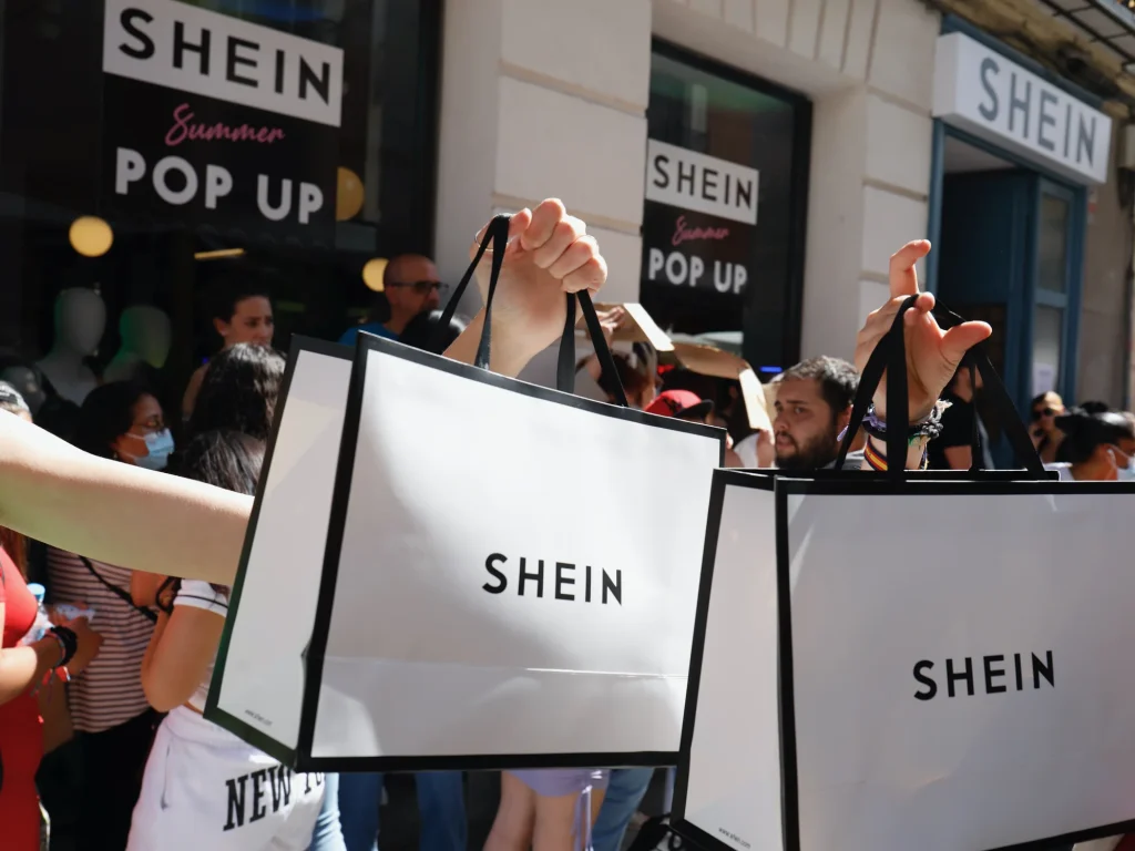 The Rise of Shein Clothing: Ultra-Fast Fashion’s Global Impact, Growth, and Challenges Shein Clothing