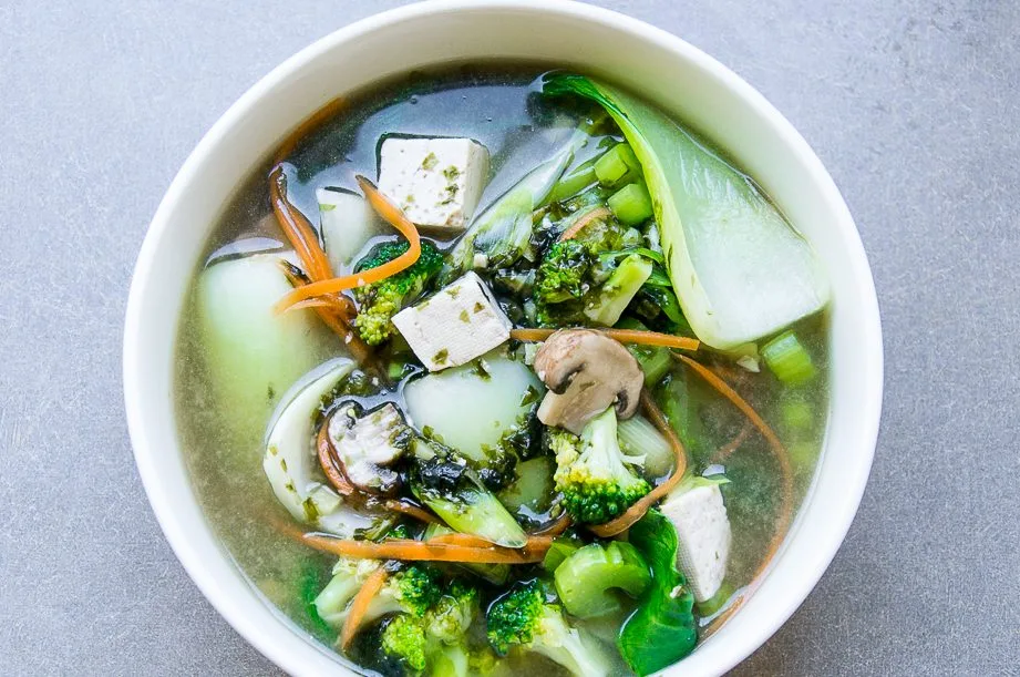 Vegan Miso Soup with Spinach and Tofu